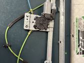 Regulador de puerta delantera con motor