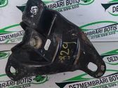 Engine mounting bracket