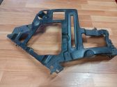 Rear bumper mounting bracket