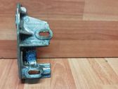 Engine mounting bracket