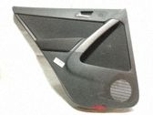Moldura del tarjetero de la puerta trasera