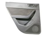Moldura del tarjetero de la puerta trasera