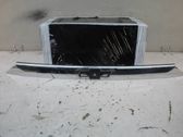 Tailgate/trunk spoiler