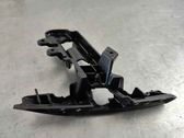 Headlight/headlamp mounting bracket