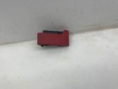 Palanca de liberación de la tapa del motor (capó)