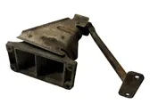 Engine mounting bracket