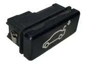 Tailgate/trunk/boot open switch