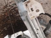 Takaoven ikkunan nostin moottorilla