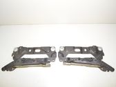 Engine bonnet/hood hinges
