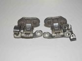 Tailgate/trunk/boot hinge