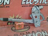 Regulador manual de la ventanilla delantera