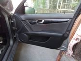 Revestimiento de puerta delantera