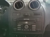 Radio/CD/DVD/GPS-pääyksikkö