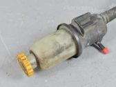 Réservoir de liquide de direction assistée