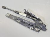 Tailgate/trunk/boot hinge