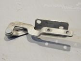 Engine bonnet/hood hinges