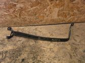 Fuel tank mounting bracket