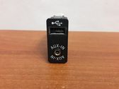 Enchufe conector entrada auxiliar