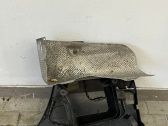 Rear bumper mounting bracket