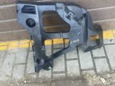 Rear bumper mounting bracket