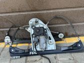 Mécanisme lève-vitre de porte arrière avec moteur