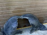 Rear arch fender liner splash guards