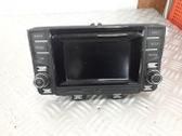 Radio / CD-Player / DVD-Player / Navigation