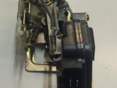Cerradura de puerta delantera (junto a la manecilla)