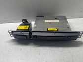 Radio / CD-Player / DVD-Player / Navigation