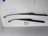 Windshield/front glass wiper blade