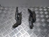 Engine bonnet/hood hinges