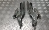 Engine bonnet/hood hinges