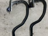 Tailgate/trunk/boot hinge