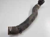 Tuyau de liquide de refroidissement moteur