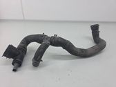 Tuyau de liquide de refroidissement moteur