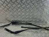 Windshield/front glass wiper blade