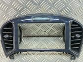 Grille d'aération centrale