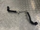 Tuyau de liquide de refroidissement moteur
