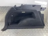 Нижний отделочный щит бока багажника