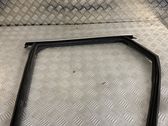 Moulures des vitres de la porte arrière