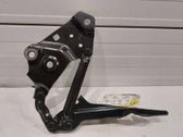 Engine bonnet/hood hinges