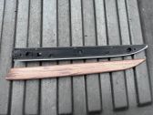 Autres éléments de garniture porte avant