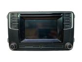 Radio / CD-Player / DVD-Player / Navigation