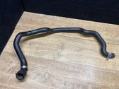 Tuyau de liquide de refroidissement moteur
