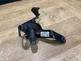 Tuyau de liquide de refroidissement moteur