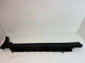 Side skirt front trim