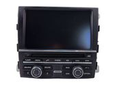 Radio / CD-Player / DVD-Player / Navigation