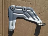 Fender mounting bracket
