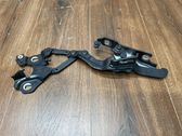 Engine bonnet/hood hinges