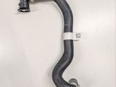 Tuyau de liquide de refroidissement moteur